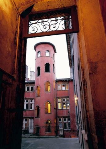 Photo: Tour Rose, Tristan Deschamps. © ONLYLYON Tourisme et Congrès