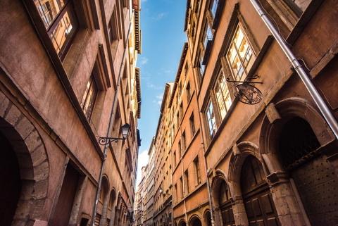 <i>Photo (c) Yanis Ourabah, ONLYLYON Tourisme et Congrès, Rue du vieux lyon</i> Photo (c) Yanis Ourabah, ONLYLYON Tourisme et Congrès, Rue du vieux lyon